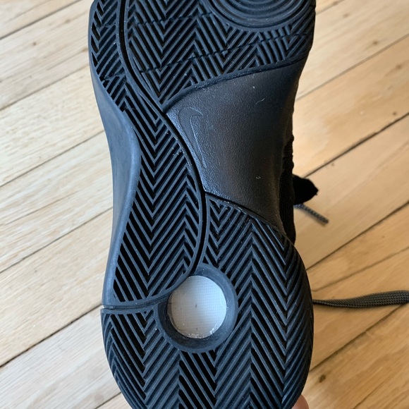 Hyperdunk 2015 - Youth - Picture 2 of 3